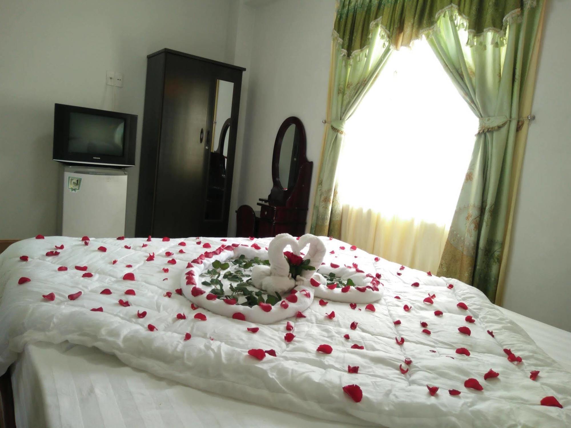 Valentine Hotel Хюэ Экстерьер фото