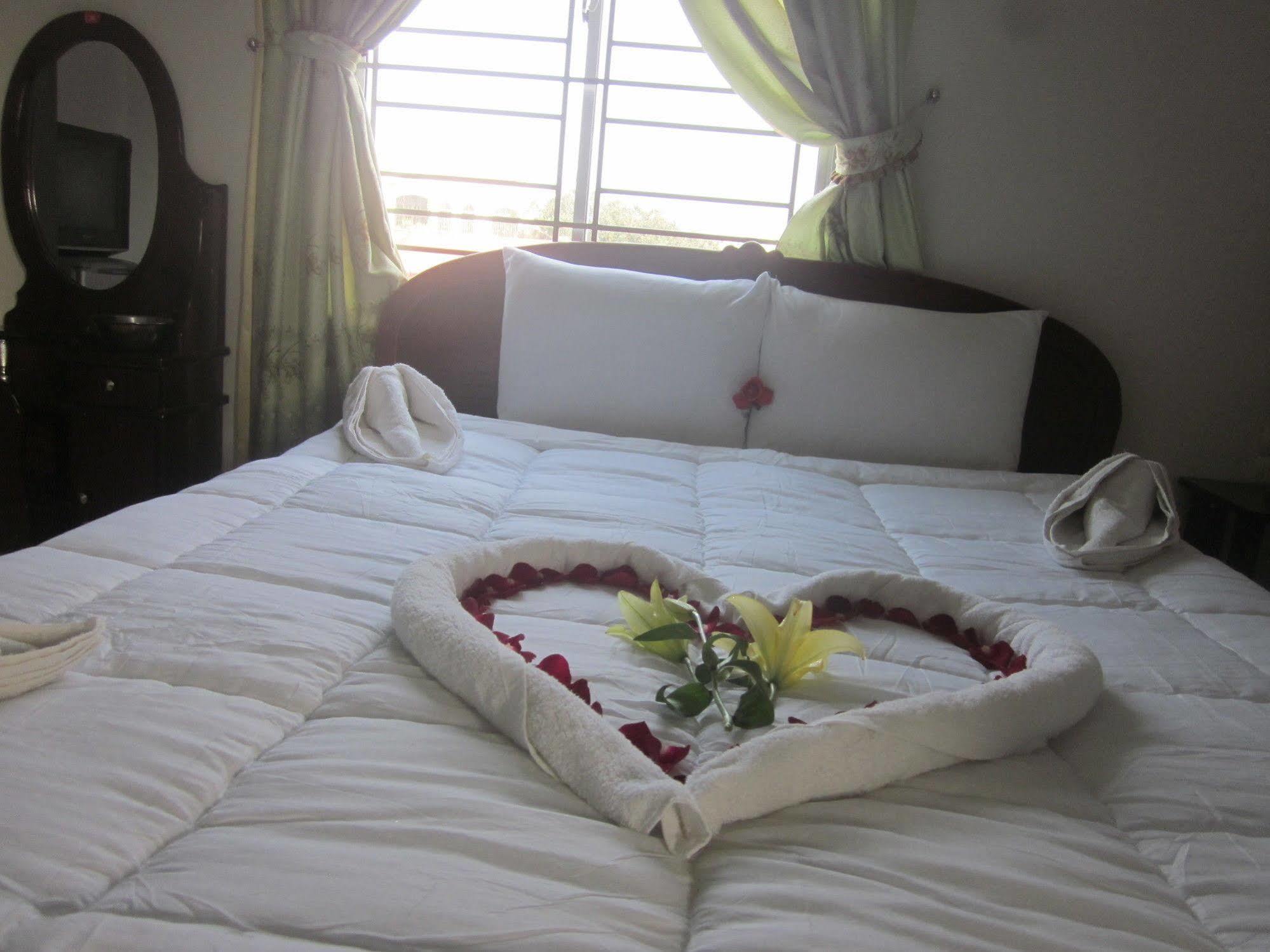 Valentine Hotel Хюэ Экстерьер фото