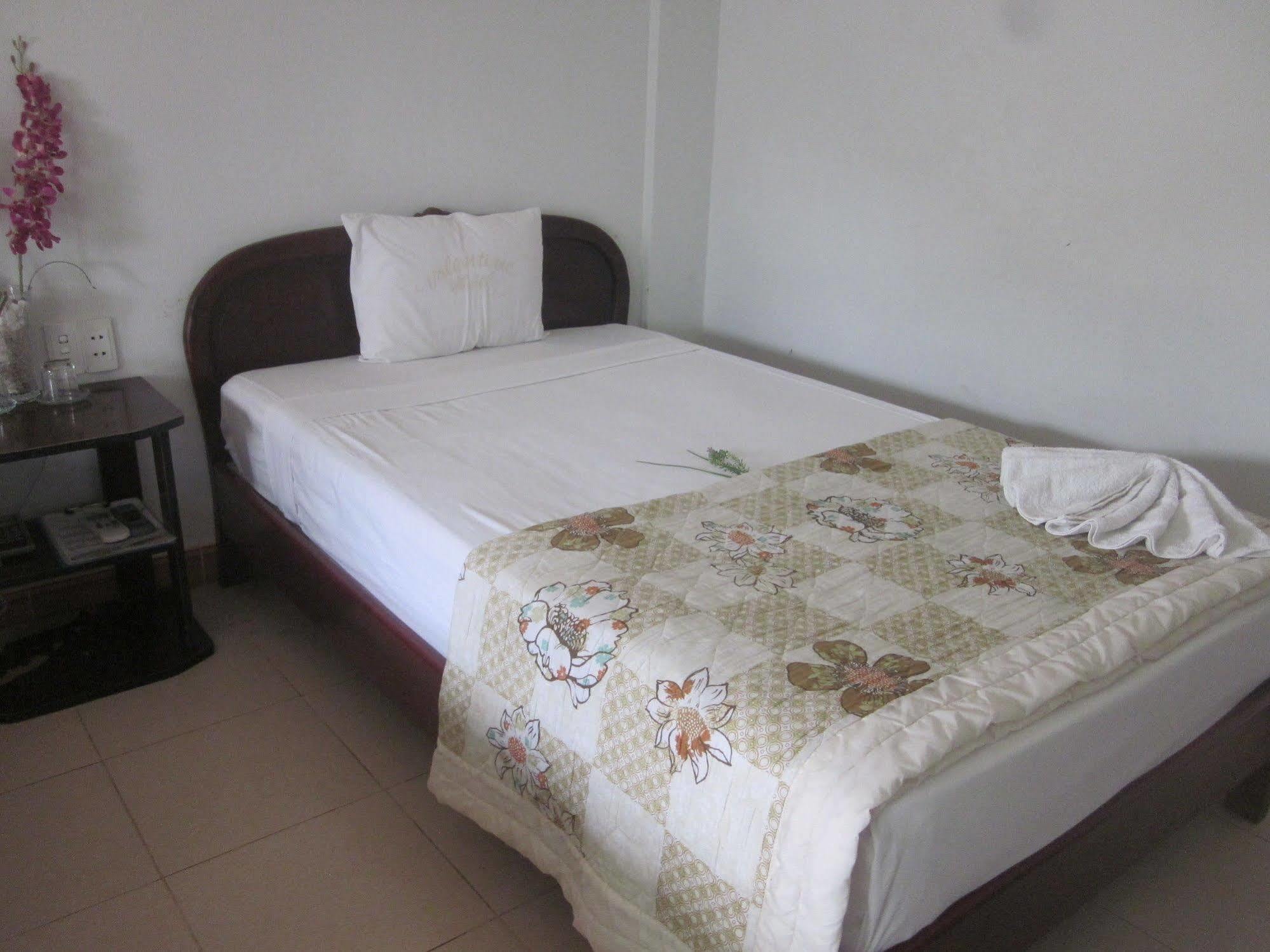 Valentine Hotel Хюэ Экстерьер фото